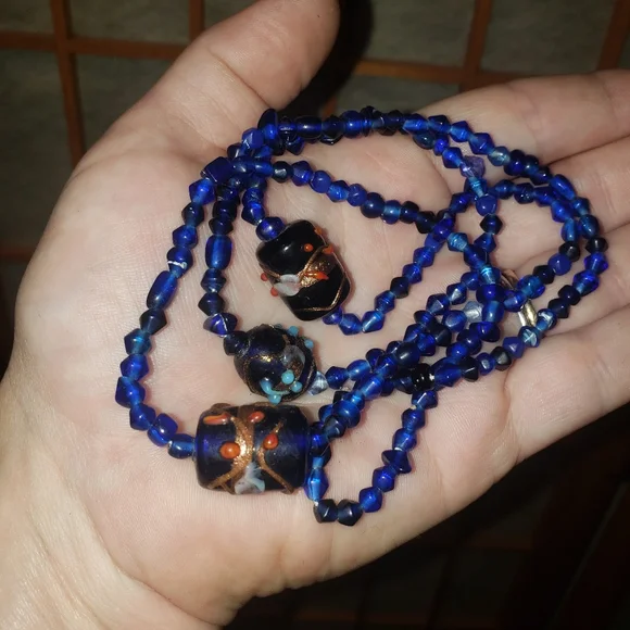 Blue Glass Beaded Necklace - Picture 4 of 4